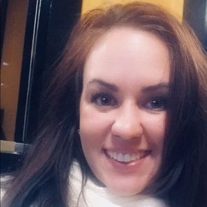 Meet your Posher, Holly